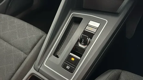 VOLKSWAGEN GOLF 2.0 TDI Life DSG