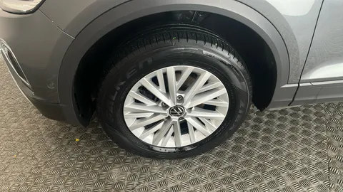VOLKSWAGEN T-ROC 1.5 TSI Life