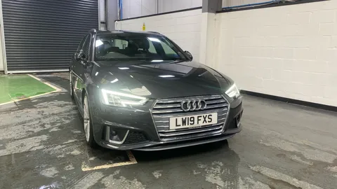 AUDI A4 40 TFSI S Line S Tronic