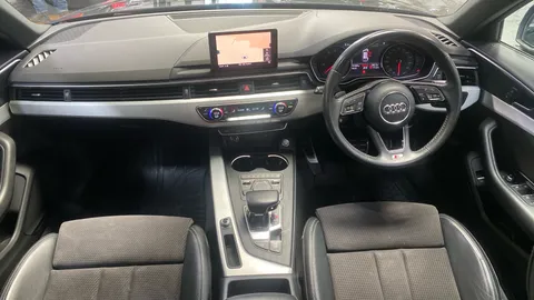 AUDI A4 40 TFSI S Line S Tronic