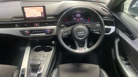 AUDI A4 40 TFSI S Line S Tronic