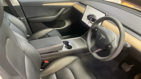 TESLA MODEL Y Long Range AWD Auto