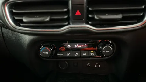 NISSAN JUKE 1.0 DiG-T N-Connecta DCT