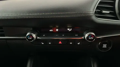 MAZDA 3 2.0 e-Skyactiv G MHEV SE-L Lux