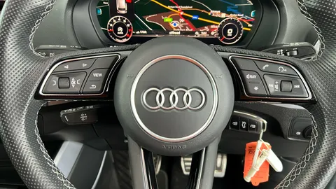 AUDI Q2 30 TFSI S Line