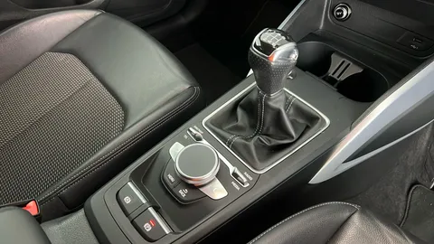 AUDI Q2 30 TFSI S Line