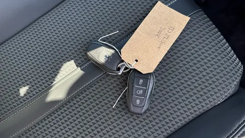 PEUGEOT 2008 1.2 PureTech 130 GT EAT8