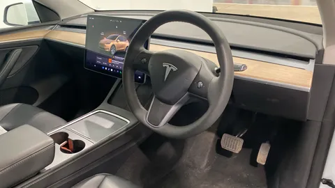 TESLA MODEL Y Long Range AWD Auto