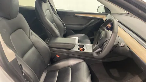 TESLA MODEL Y Long Range AWD Auto