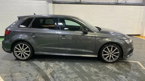 AUDI A3 30 TFSI 116 Black Edition