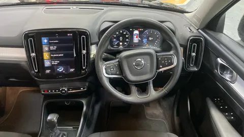 VOLVO XC40 1.5 T3 [163] Momentum