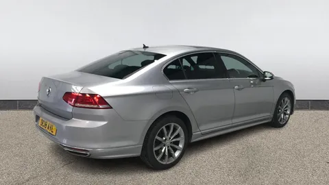 VOLKSWAGEN PASSAT 1.4 TSI 150 R-Line [Panoramic Roof]