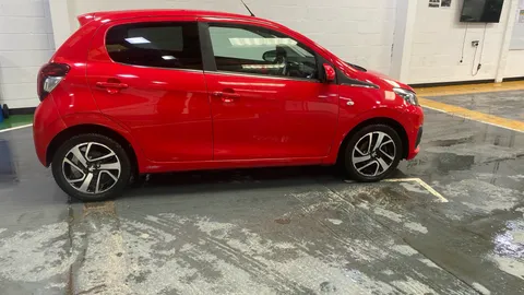 PEUGEOT 108 1.2 PureTech Allure