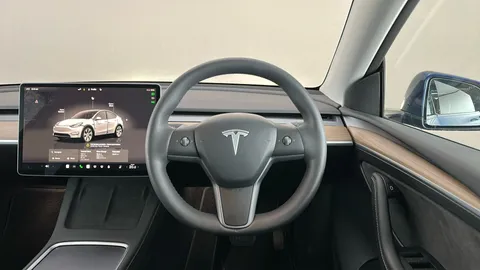 TESLA MODEL Y Long Range AWD Auto