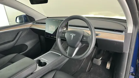 TESLA MODEL Y Long Range AWD Auto