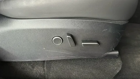 TESLA MODEL Y Long Range AWD Auto