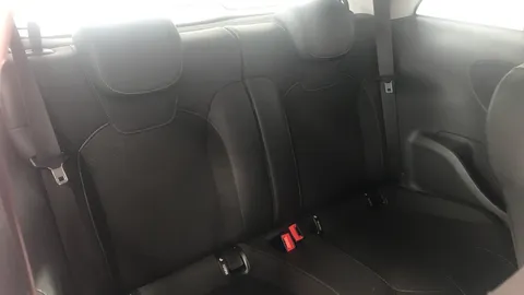 VAUXHALL ADAM 1.2i Griffin