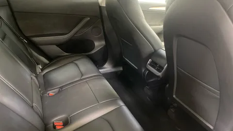 TESLA MODEL Y RWD Auto
