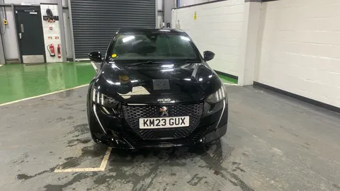 PEUGEOT 208 1.2 PureTech 100 GT EAT8