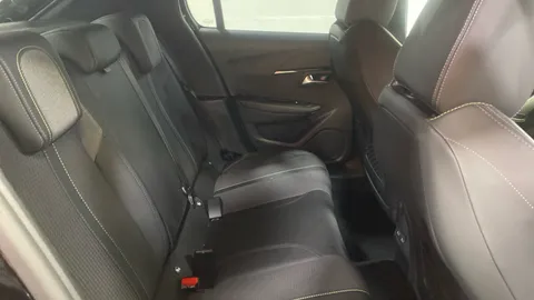 PEUGEOT 208 1.2 PureTech 100 GT EAT8