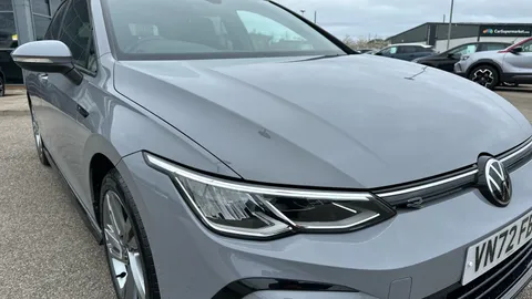 VOLKSWAGEN GOLF 1.5 TSI R-Line