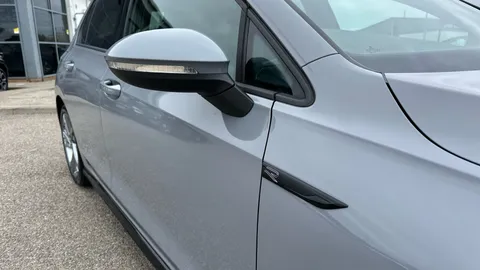 VOLKSWAGEN GOLF 1.5 TSI R-Line