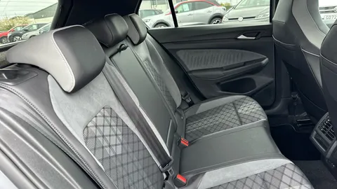 VOLKSWAGEN GOLF 1.5 TSI R-Line