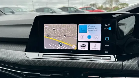 VOLKSWAGEN GOLF 1.5 TSI R-Line