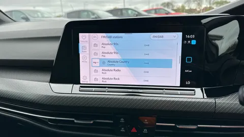 VOLKSWAGEN GOLF 1.5 TSI R-Line