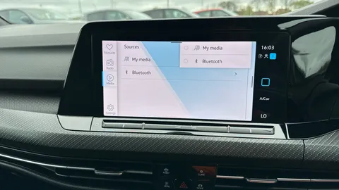 VOLKSWAGEN GOLF 1.5 TSI R-Line