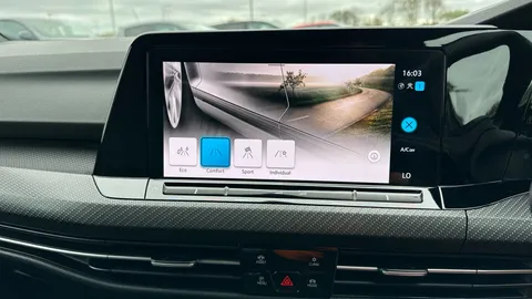 VOLKSWAGEN GOLF 1.5 TSI R-Line