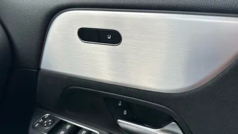 MERCEDES-BENZ EQA EQA 250+ 140kW AMG Line 70.5kWh Auto