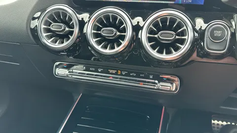 MERCEDES-BENZ EQA EQA 250+ 140kW AMG Line 70.5kWh Auto