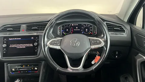 VOLKSWAGEN TIGUAN ALLSPACE 1.5 TSI Life DSG