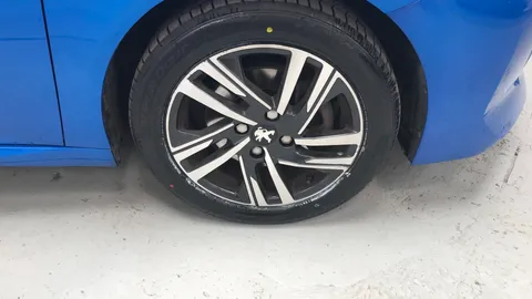 PEUGEOT 208 1.2 PureTech 100 Allure Premium