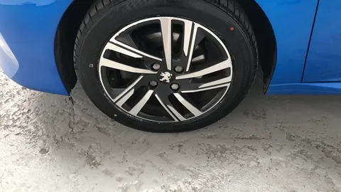 PEUGEOT 208 1.2 PureTech 100 Allure Premium