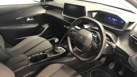 PEUGEOT 208 1.2 PureTech 100 Allure Premium