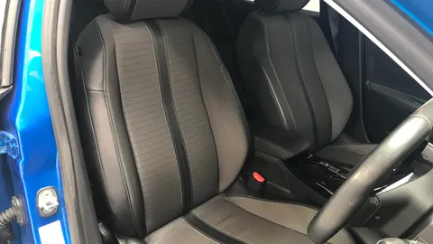 PEUGEOT 208 1.2 PureTech 100 Allure Premium