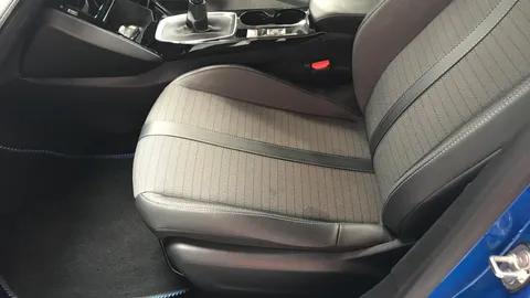 PEUGEOT 208 1.2 PureTech 100 Allure Premium