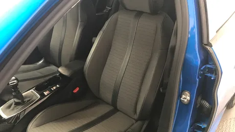 PEUGEOT 208 1.2 PureTech 100 Allure Premium