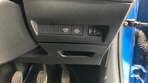 PEUGEOT 208 1.2 PureTech 100 Allure Premium