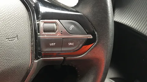 PEUGEOT 208 1.2 PureTech 100 Allure Premium