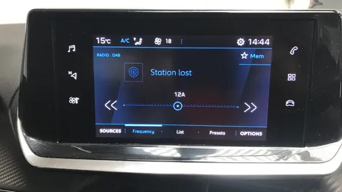 PEUGEOT 208 1.2 PureTech 100 Allure Premium