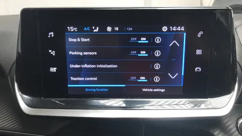 PEUGEOT 208 1.2 PureTech 100 Allure Premium