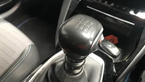 PEUGEOT 208 1.2 PureTech 100 Allure Premium