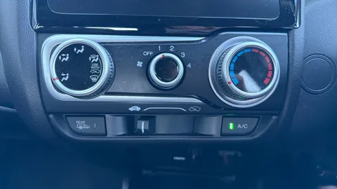 HONDA JAZZ 1.3 i-VTEC SE Navi CVT