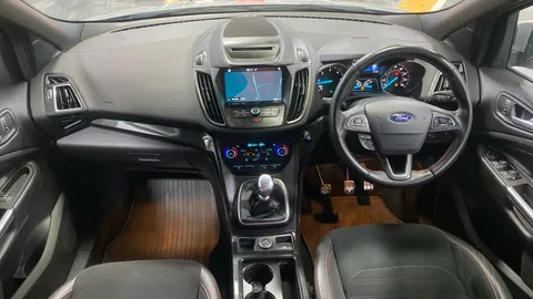 FORD KUGA 2.0 TDCi ST-Line 2WD