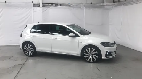 VOLKSWAGEN GOLF 1.4 TSI GTE Advance DSG