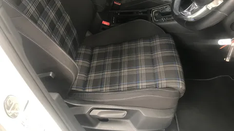 VOLKSWAGEN GOLF 1.4 TSI GTE Advance DSG