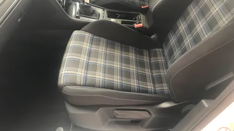 VOLKSWAGEN GOLF 1.4 TSI GTE Advance DSG